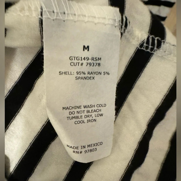 Green Envelope | V Neck Puff Sleeve Top (M) - Picture 3 of 4